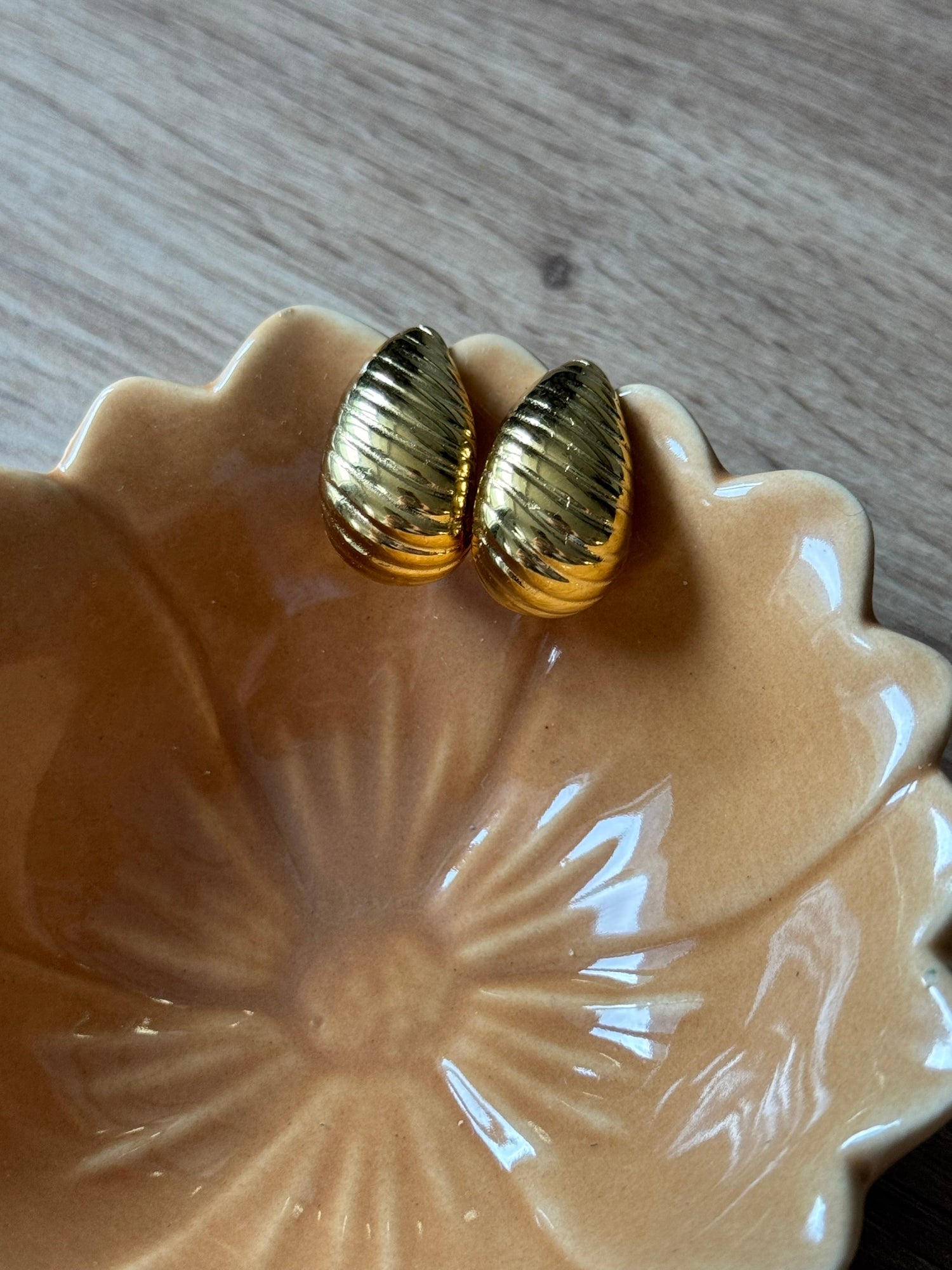 Les boucles d'oreilles